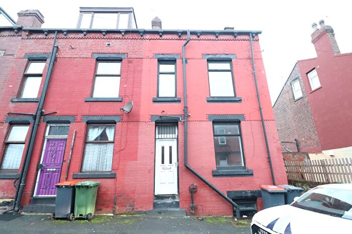 2 Bedroom Detached House To Rent In Armley, Leeds, West Yorkshire, LS12