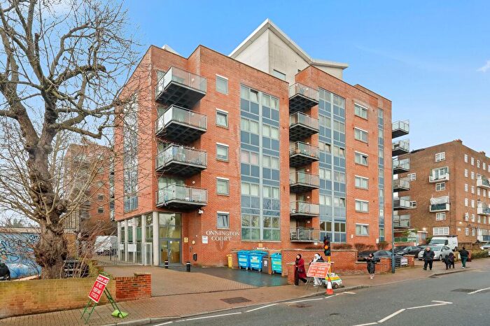 1 Bedroom Flat For Sale In Donnington Road, Donnington Court Donnington Road, NW10