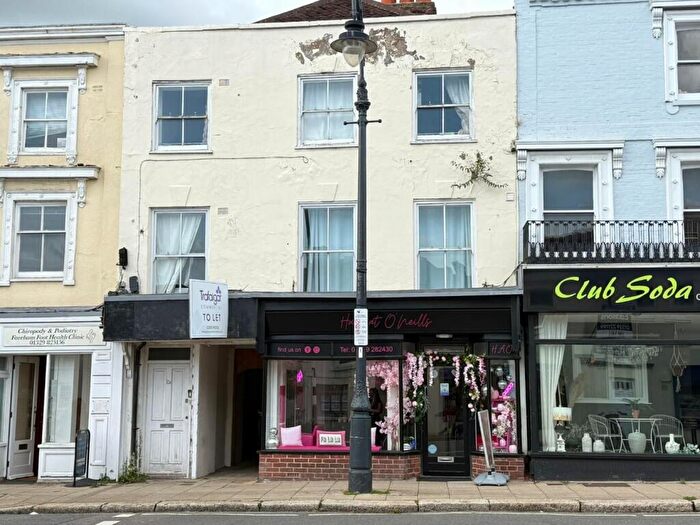 2 Bedroom Flat To Rent In High Street, Fareham, PO16