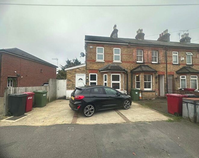 3 Bedroom End Of Terrace House To Rent In Slough, Berkshire, SL1