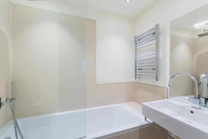 2 Bedroom Flat To Rent In Gloucester Street, Pimlico, London, SW1V