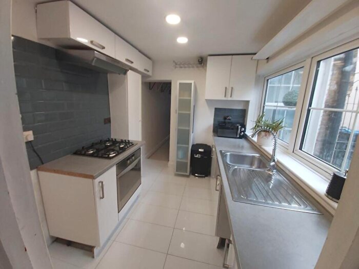 1 Bedroom Apartment To Rent In A Chelsham Road, South Croydon, CR2