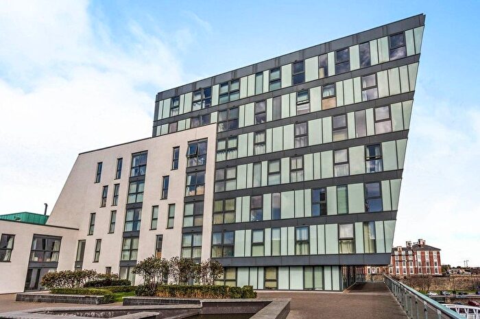 2 Bedroom Flat To Rent In North Bank, Sheffield, South Yorkshire, S3