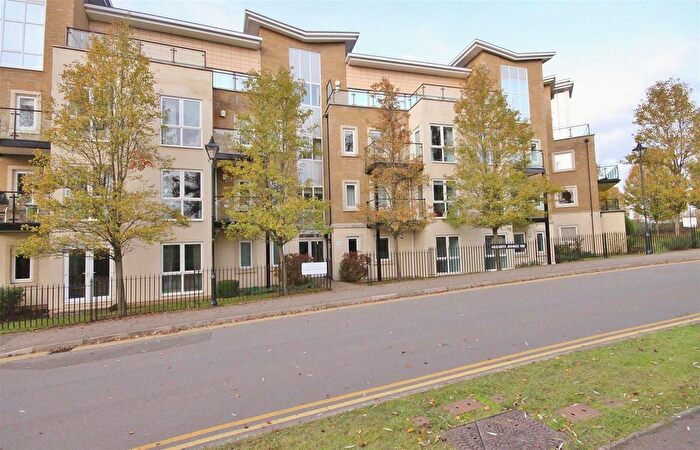 3 Bedroom Flat To Rent In Waterways, Oxford Epc Rating D, OX2