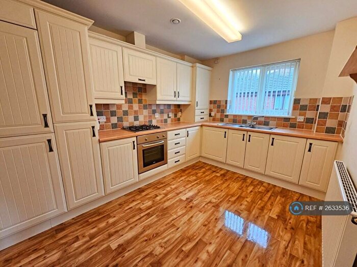 2 Bedroom Flat To Rent In Lower Brook Farm, Bolton, BL5