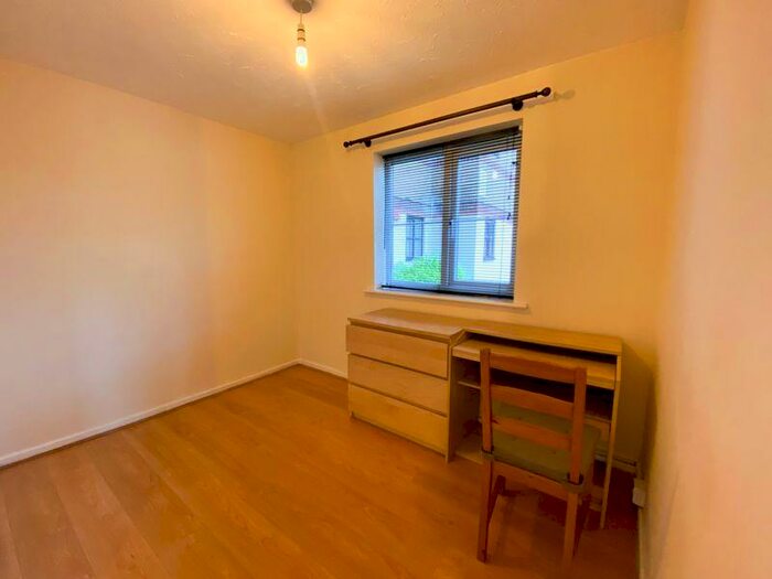 Studio For Sale In Somerset Gardens, Tottenham, N17