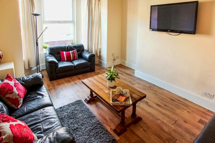 8 Bedroom Terraced House To Rent In Granville Road, Fallowfield, Manchester, M14