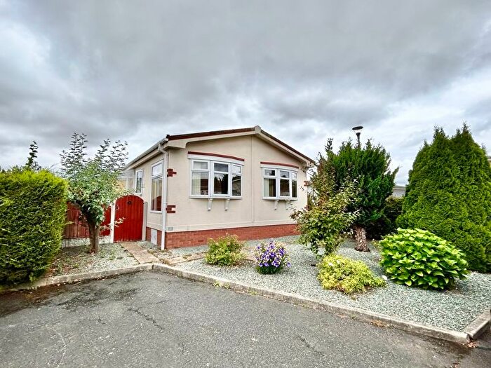2 Bedroom Mobile/park Home For Sale In Breton Park, Muxton, Telford, TF2