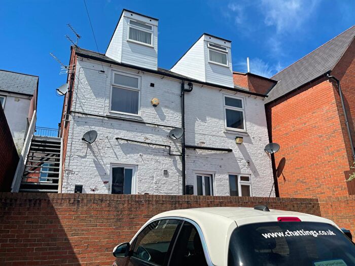 1 Bedroom Flat To Rent In High Street, Burntwood, WS7