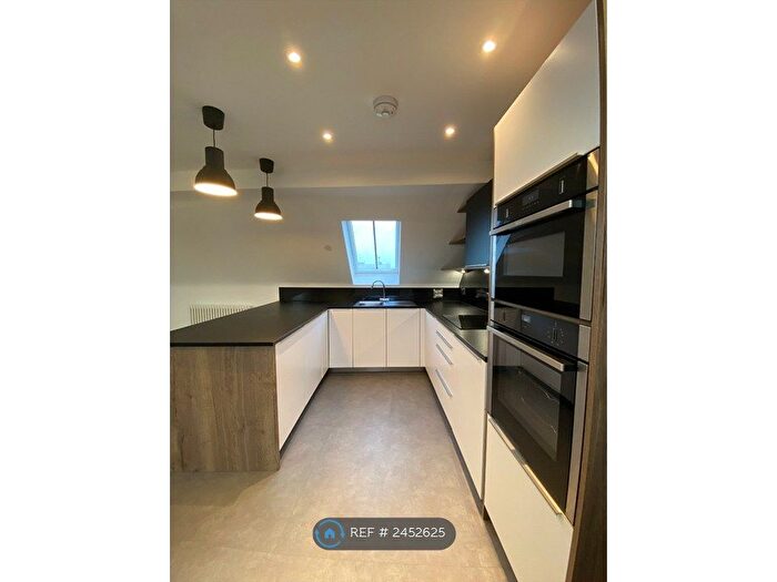 2 Bedroom Flat To Rent In King's Crescent Apartments, Derby, DE1