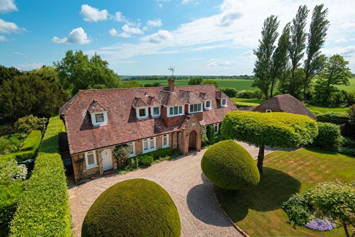 4 Bedroom Detached House For Sale In Faversham Road, Boughton Lees, TN25