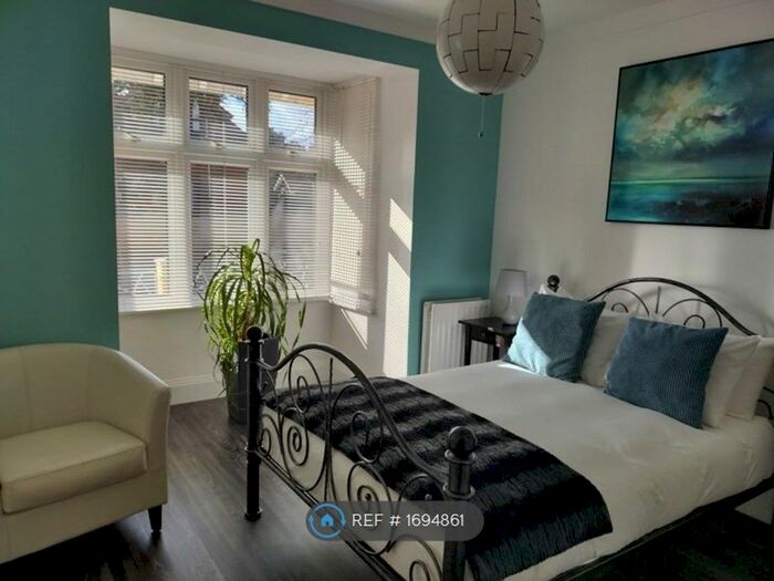 1 Bedroom Flat To Rent In Harlestone Road, Northampton, NN5