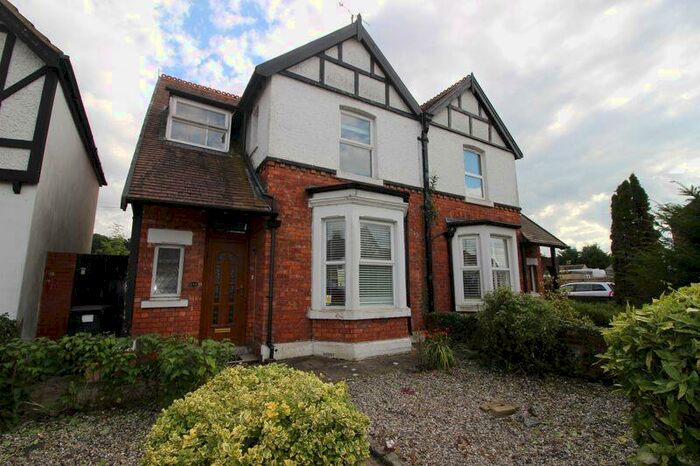 3 Bedroom Terraced House To Rent In Fully Furnished Bedroom House To Rent, Kingshill Road, Old Town, SN1