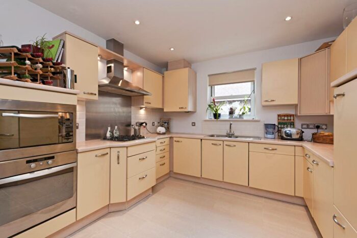 2 Bedroom Apartment To Rent In Tudor Grange, Oatlands Drive, Weybridge, KT13