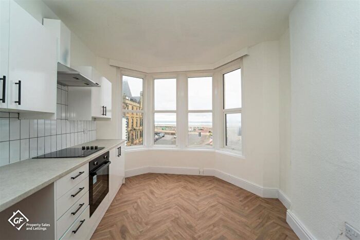 3 Bedroom Apartment To Rent In Flat -- Marine Road West, Morecambe, LA3