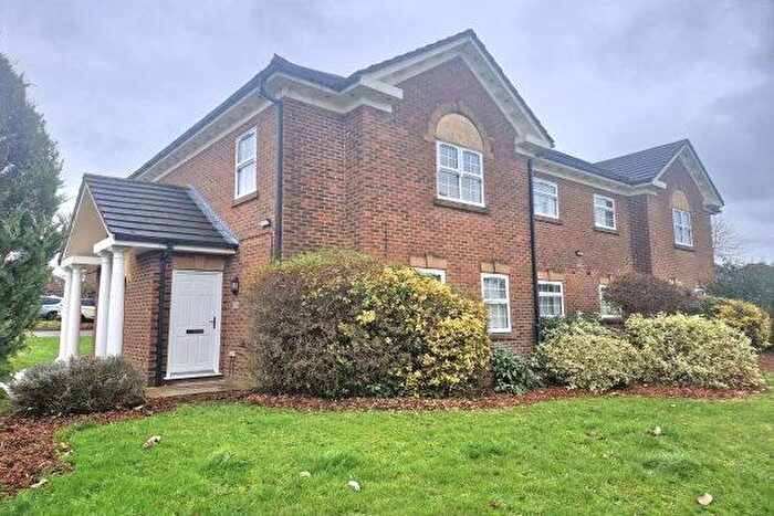 Studio To Rent In Skelton Close, Luton, LU3