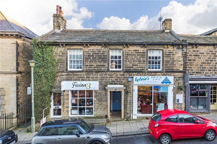 2 Bedroom Flat To Rent In Wells Road, Ilkley, West Yorkshire, LS29