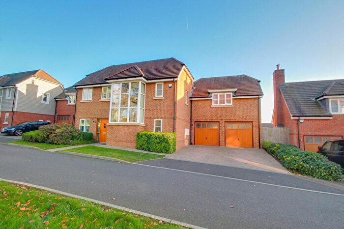 4 Bedroom Detached House For Sale In Southern View, Haywards Heath, RH16