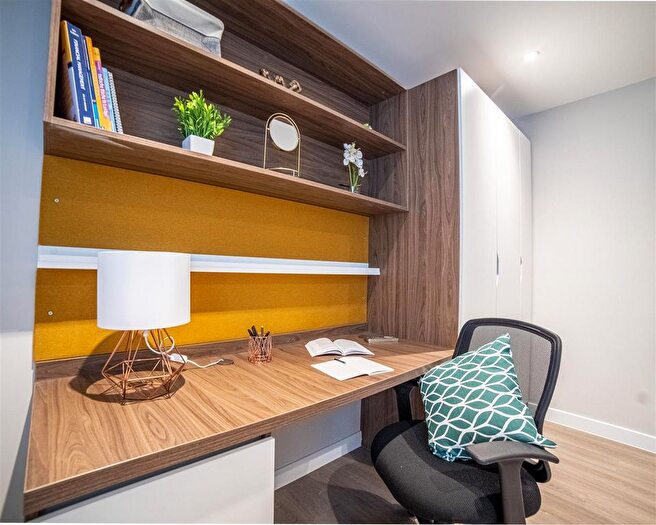 Studio To Rent In Calton Road, Edinburgh, EH8