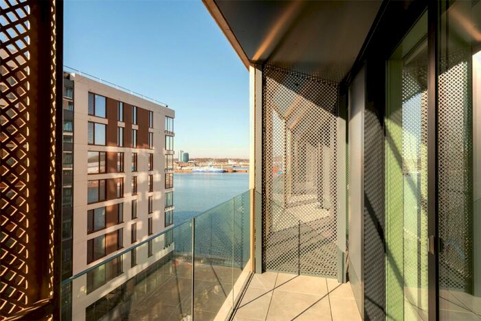 3 Bedroom Flat To Rent In Chatham Waters, South House, Gillingham Gate Road, Gillingham, ME4