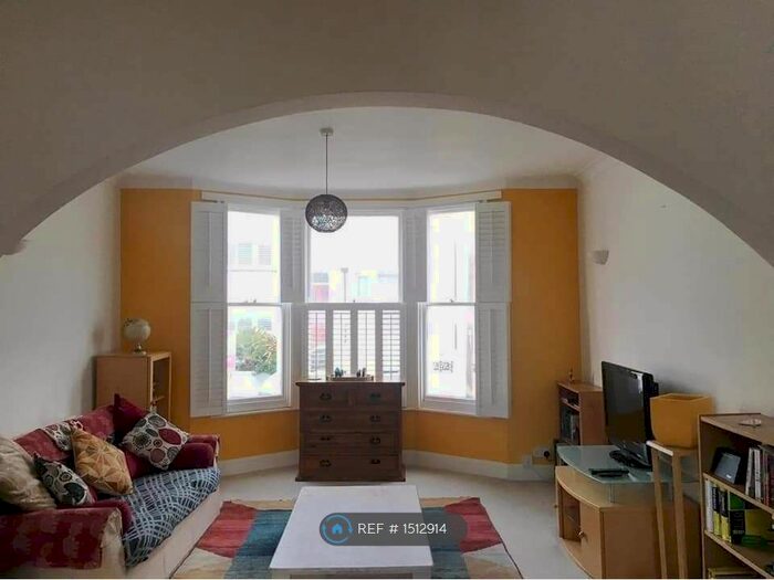 2 Bedroom Terraced House To Rent In Goldstone Road, Hove, BN3