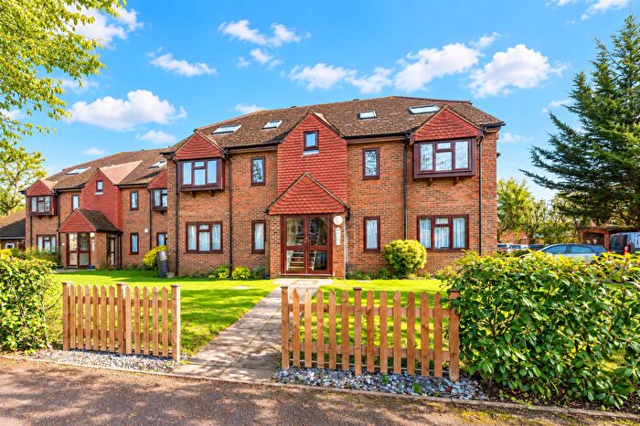 2 Bedroom Apartment For Sale In Chandlers Court, Holmwood Gardens, SM6