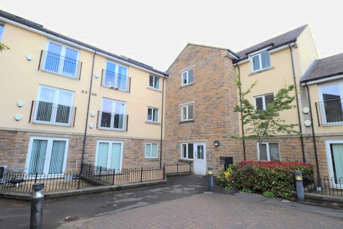 2 Bedroom Flat For Sale In Station Square, Stanningley, Pudsey, West Yorkshire, Uk, LS28