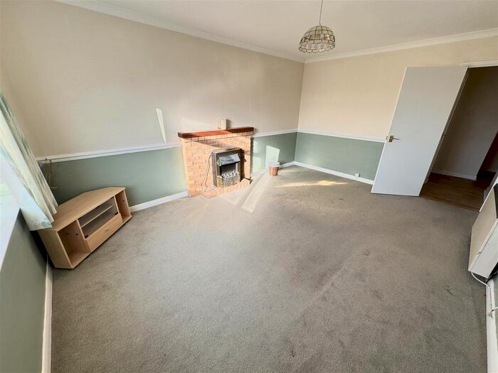 1 Bedroom Flat For Sale In Chideock Close, Parkstone, Poole, BH12