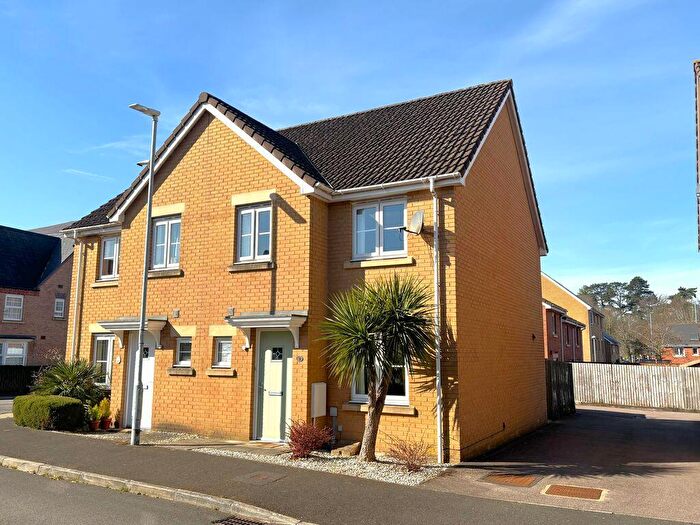 3 Bedroom Semi Detached House For Sale In Riverside Drive, Llanfoist, Abergavenny, NP7
