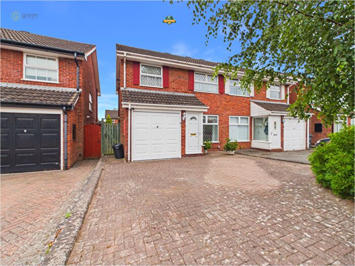 3 Bedroom Semi-Detached House For Sale In Marfield Close, Walmley, Sutton Coldfield, B76