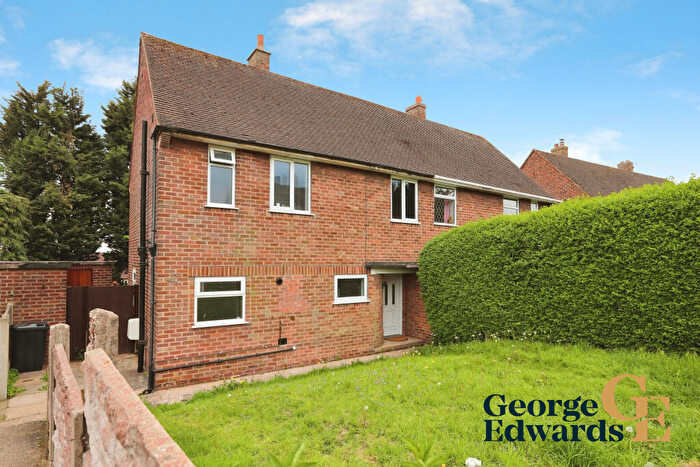 3 Bedroom Semi-Detached House For Sale In Maple Road, Midway, Swadlincote, ., DE11