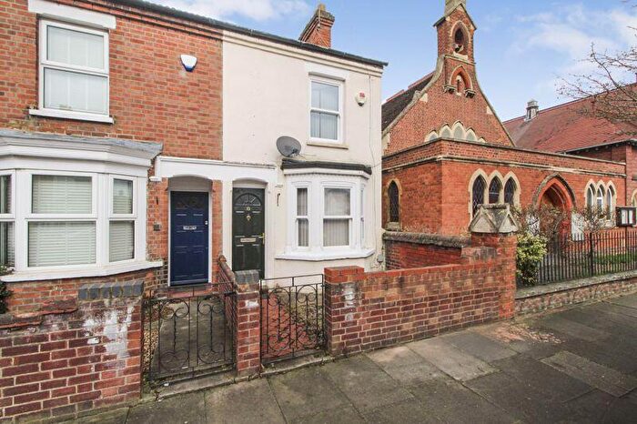 2 Bedroom End Of Terrace House For Sale In Howard Avenue, Bedford, MK40