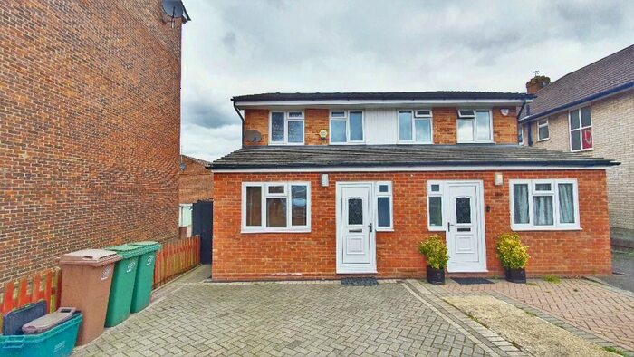 3 Bedroom Semi-Detached House To Rent In Carshalton Road, Sutton, SM1