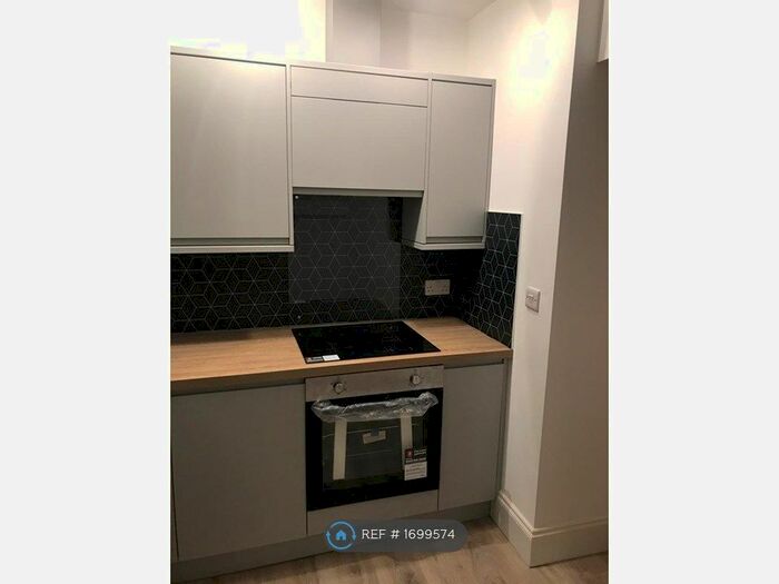 2 Bedroom Flat To Rent In Bay Tree Hill, Liskeard, PL14