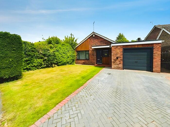 2 Bedroom Bungalow For Sale In Saffron Drive, Snaith, Goole, East Yorkshire, DN14