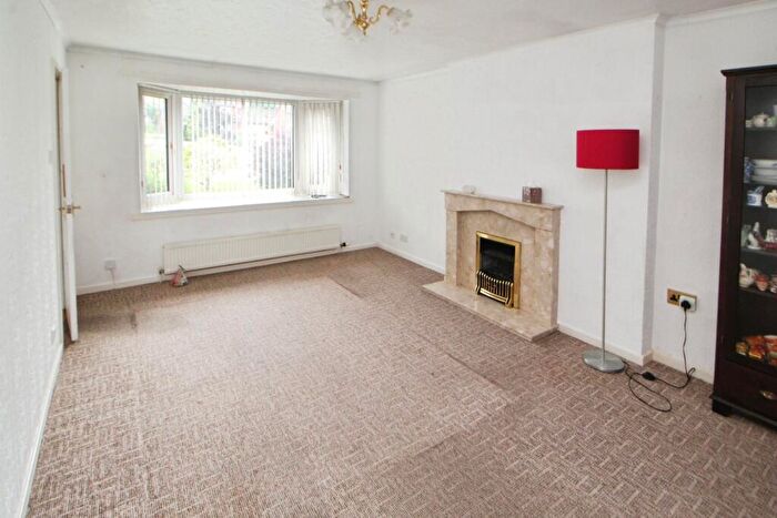 2 Bedroom Bungalow For Sale In Wiltshire Drive, Glossop, Derbyshire, SK13