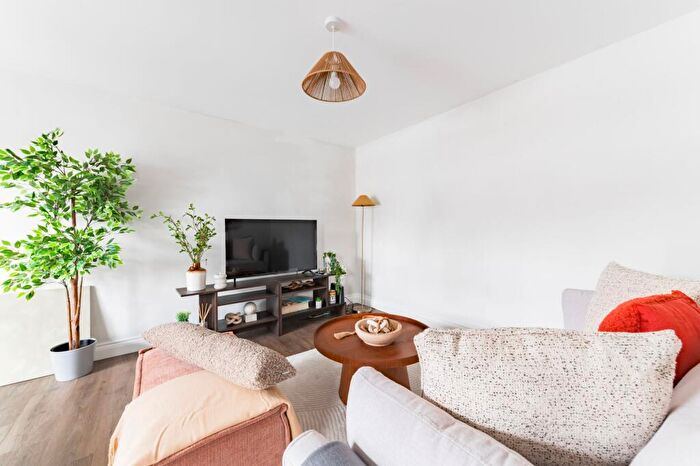 2 Bedroom Apartment To Rent In Chapters, Park Lane, NR2