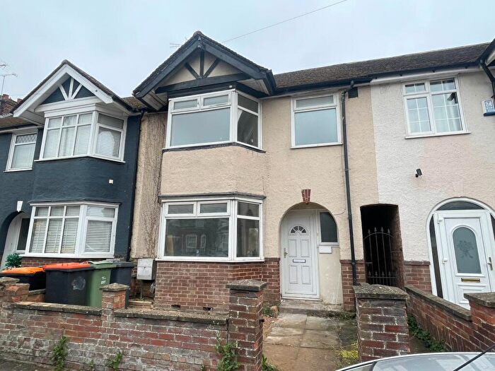 3 Bedroom House To Rent In Union Street, Dunstable, LU6