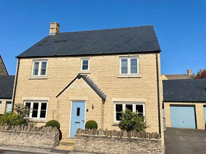 4 Bedroom Detached House For Sale In The Furrows, Bourton-On-The-Water, Cheltenham, GL54