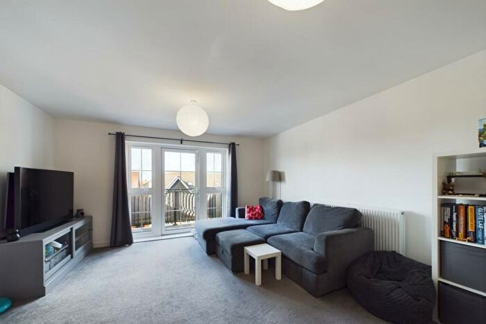 2 Bedroom Apartment For Sale In Woods Road, Chichester, PO19