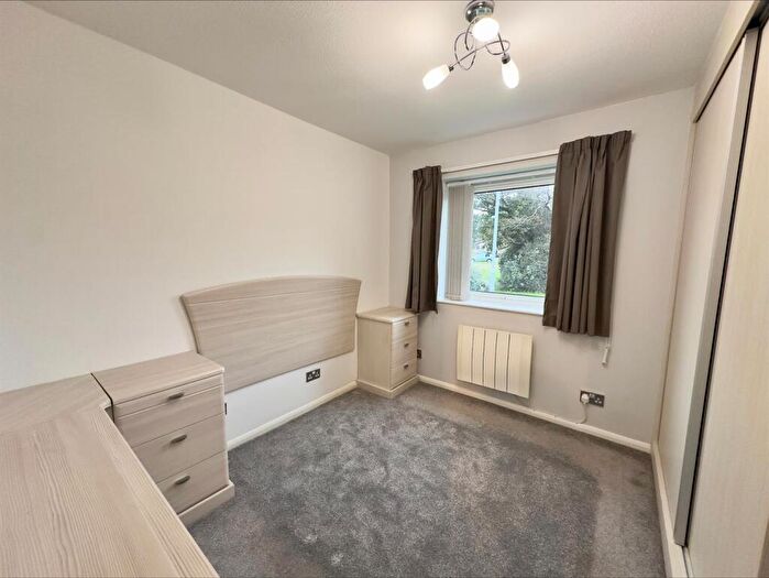 1 Bedroom Flat To Rent In Lake Drive, Peacehaven, BN10