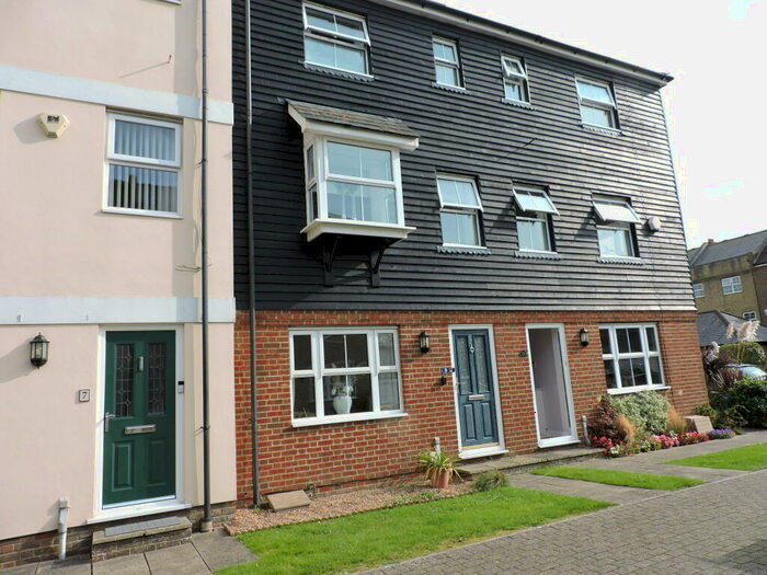 4 Bedroom Town House To Rent In St.Lawrence Mews Sovereign Harbour North Eastbourne East Sussex, BN23