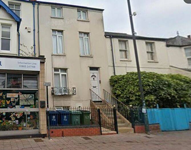 3 Bedroom Flat To Rent In Cowley Road, East Oxford, Hmo Ready Sharers, OX4