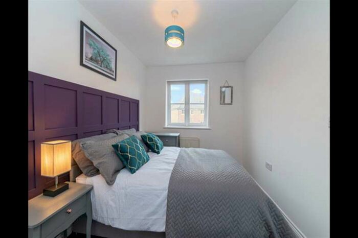 6 Bedroom House To Rent In 6 Bedroom Terraced House In Aldershot, GU11