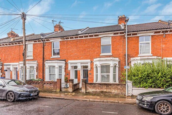 5 Bedroom House To Rent In Fawcett Road, Southsea, PO4