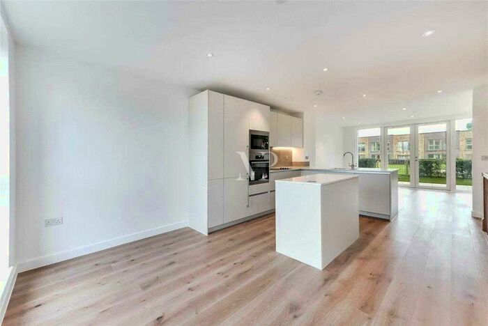 3 Bedroom House To Rent In Ryan Close, Ryan Close, London, SE3