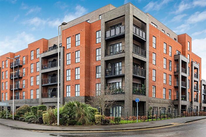 1 Bedroom Flat For Sale In Nightingale Way, Reading, RG30