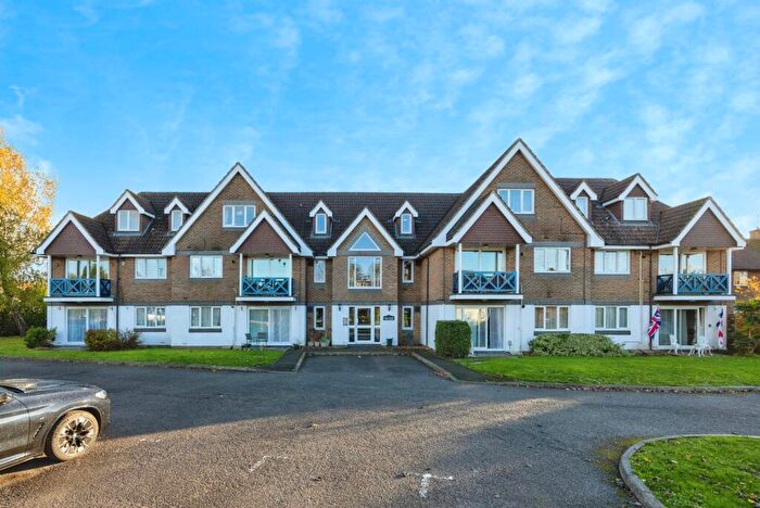 2 Bedroom Flat For Sale In Ash Street, Ash, Aldershot, Surrey, GU12