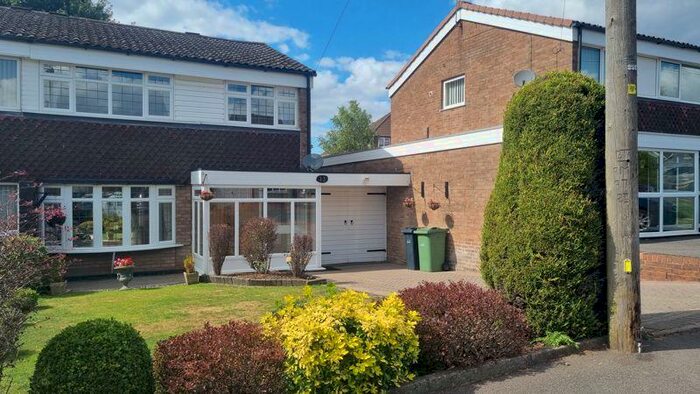 3 Bedroom Semi-Detached House To Rent In Fulwood Avenue, Halesowen, B62