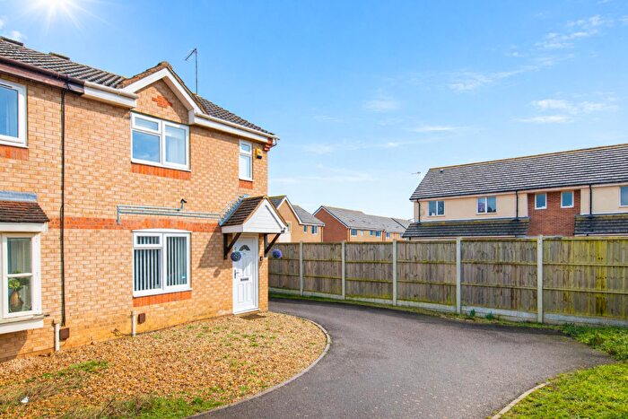 2 Bedroom Semi Detached House For Sale In Sycamore Close, Kettering, NN16